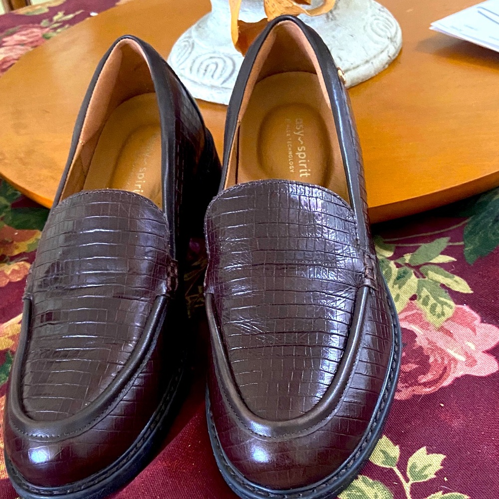 Easy~spirit pair of shoes🍄